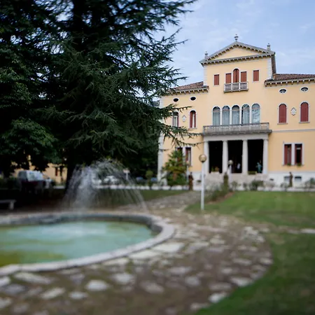 Hotel Villa Soligo - Small Luxury Hotels Of The World-3